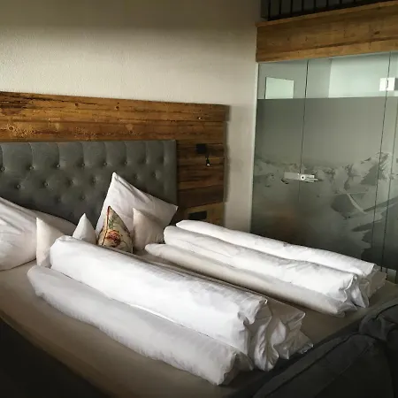 Dorf Alm Värdshus 3*