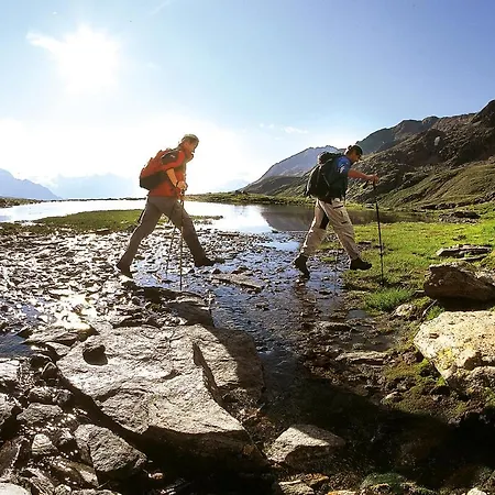 Dorf Alm 3* اوبرغورغل